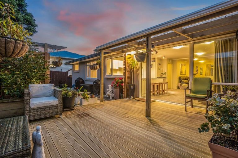 Photo of property in 63 The Drive, Tawa, Wellington, 5028