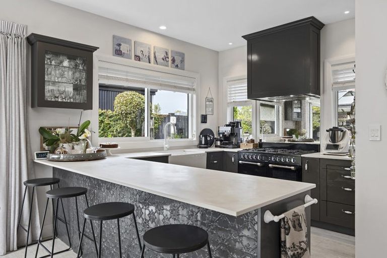 Photo of property in 152 Wairakei Road, Bryndwr, Christchurch, 8053