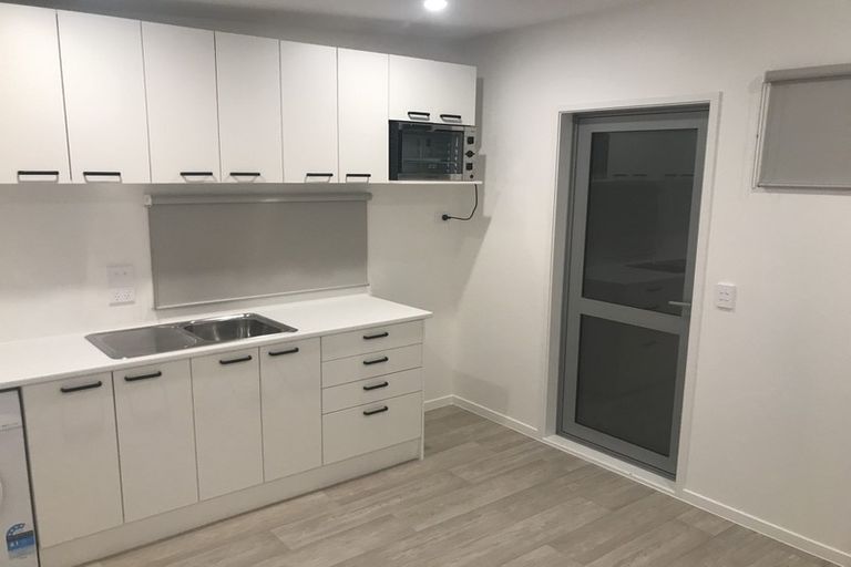 Photo of property in 7 Skyla Place, Massey, Auckland, 0614