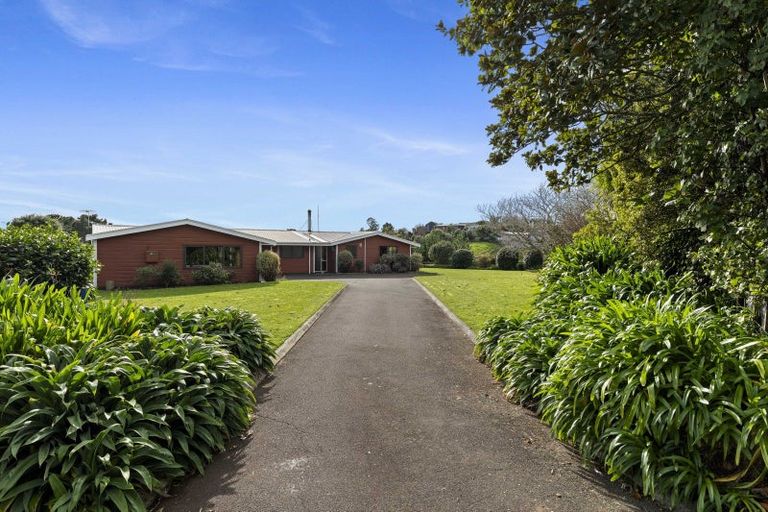 Photo of property in 6 Byron Place, Whalers Gate, New Plymouth, 4310