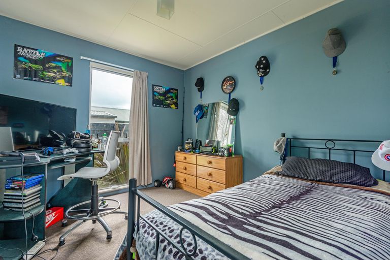 Photo of property in 15a Leander Place, Milson, Palmerston North, 4414