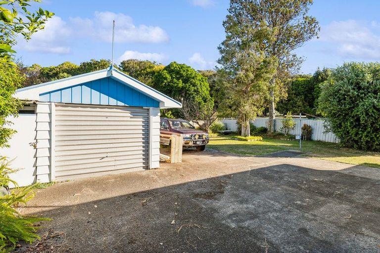 Photo of property in 30 Ngaio Road, Waikanae, 5036