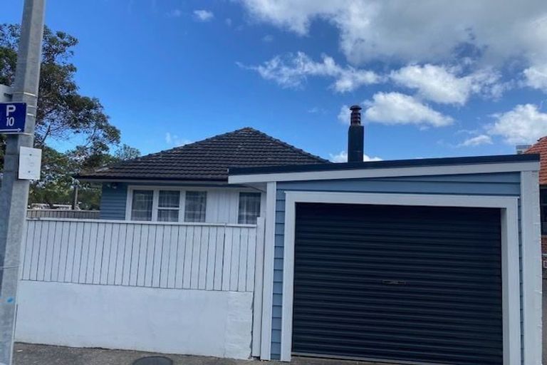 Photo of property in 152 Muritai Road, Eastbourne, Lower Hutt, 5013