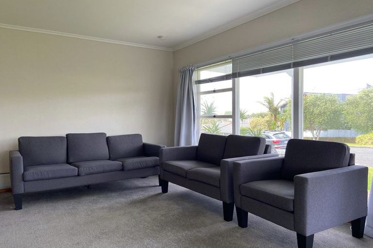 Photo of property in 106 Eversleigh Road, Belmont, Auckland, 0622