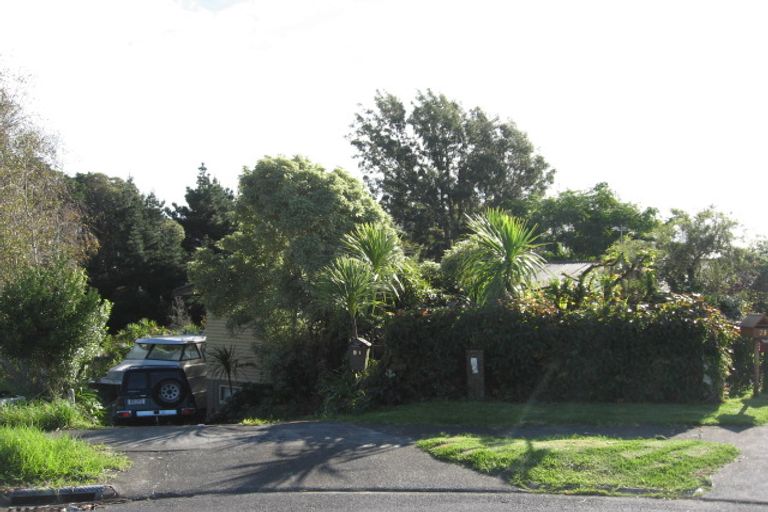 Photo of property in 31 Copperfield Terrace, Mellons Bay, Auckland, 2014