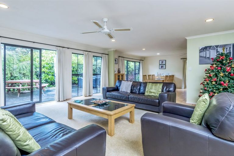 Photo of property in 5 Ruze Vida Drive, Massey, Auckland, 0614