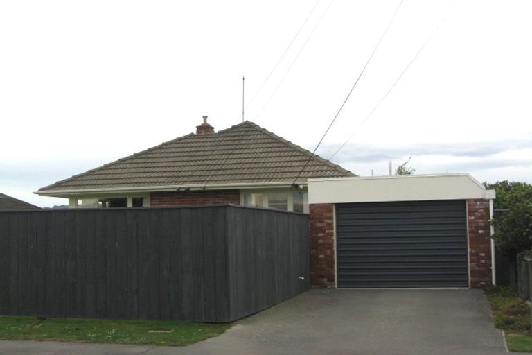 Photo of property in 17 Gainsborough Street, Hoon Hay, Christchurch, 8025