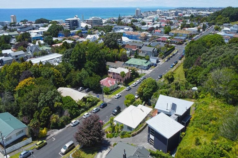 Photo of property in 67a Fulford Street, New Plymouth, 4310