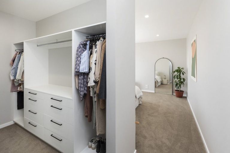 Photo of property in 63 Moncks Spur Road, Redcliffs, Christchurch, 8081