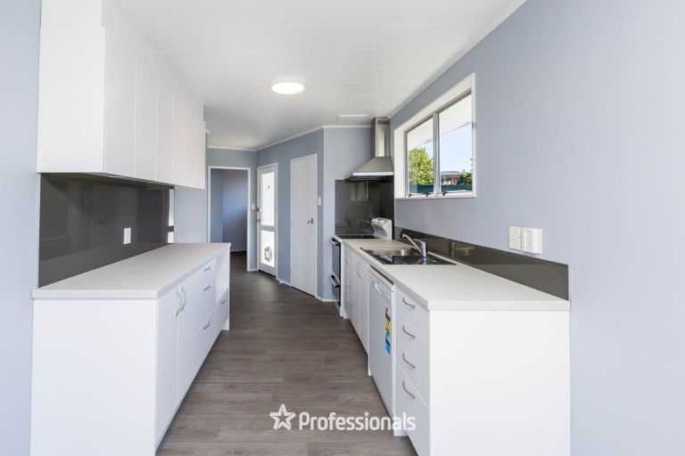 Photo of property in 23 Blueberry Grove, Timberlea, Upper Hutt, 5018