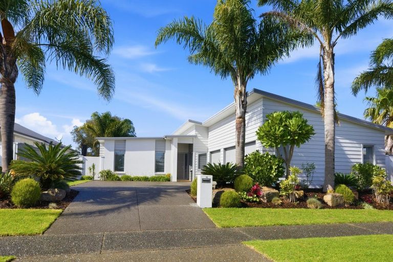 Photo of property in 42 Cassinia Close, Papamoa Beach, Papamoa, 3118