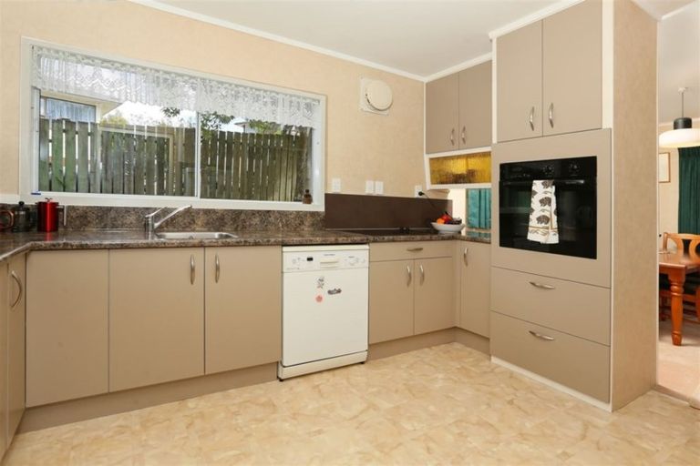 Photo of property in 29 Eyre Street, Henderson, Auckland, 0612