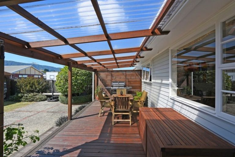 Photo of property in 14 Roband Crescent, Brown Owl, Upper Hutt, 5018