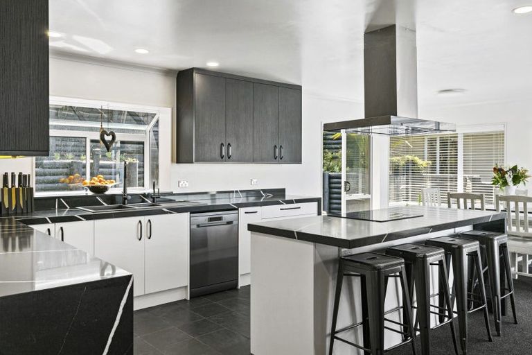 Photo of property in 86 Wakeman Road, Acacia Bay, Taupo, 3330