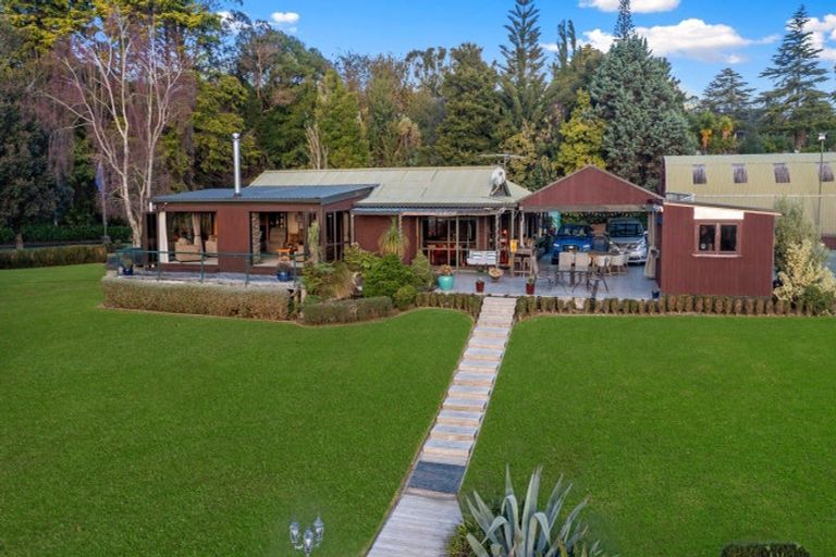 Photo of property in 77 Awanui Rise, Papakura, 2582