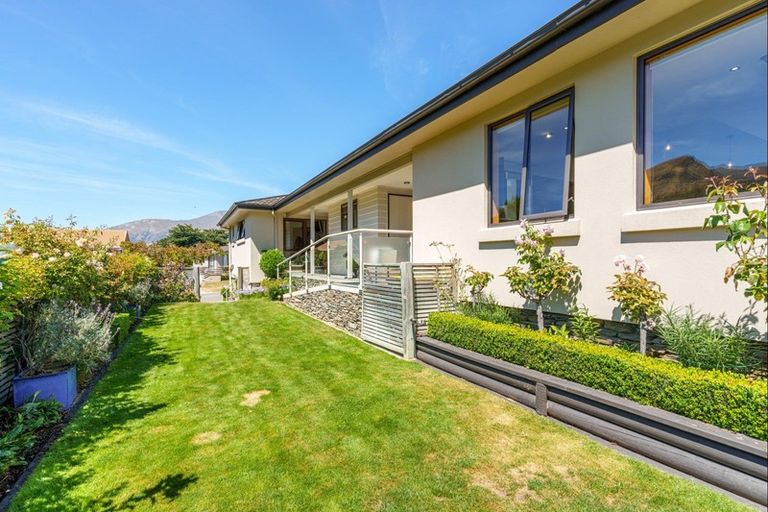 Photo of property in 22 Hood Crescent, Arrowtown, 9302