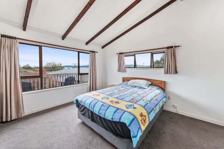 Photo of property in 14 Ingle Avenue, Waipahihi, Taupo, 3330