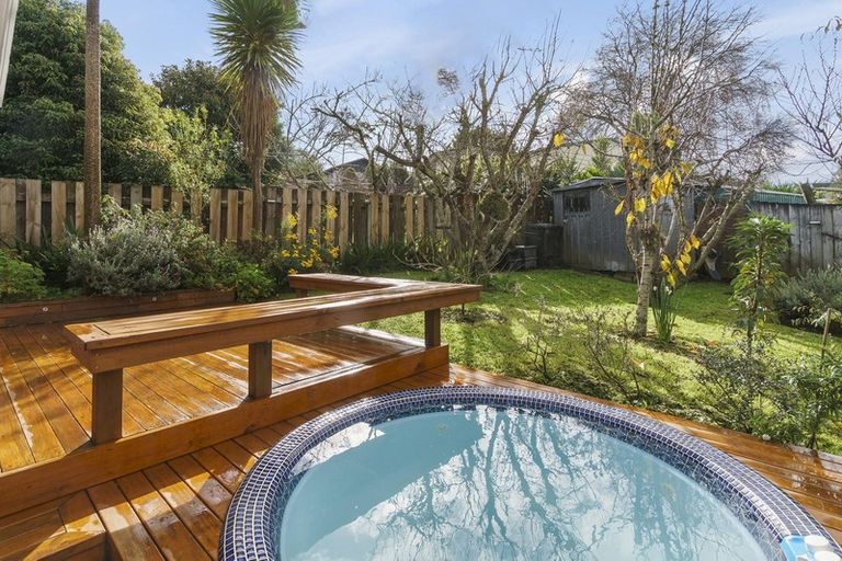 Photo of property in 28 Newham Place, Henderson, Auckland, 0612