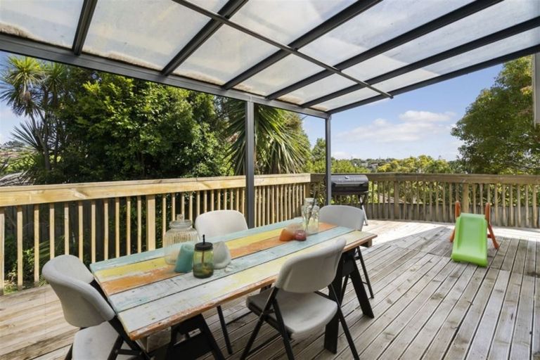 Photo of property in 2/48 Nor'east, Northcross, Auckland, 0632