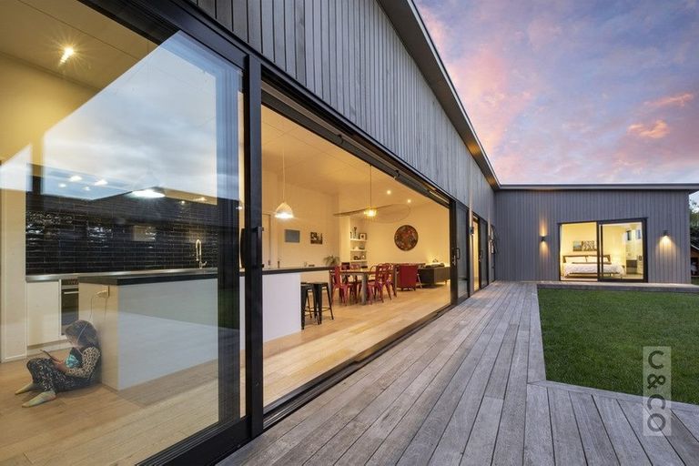 Photo of property in 28 Pohutukawa Parade, Riverhead, 0820