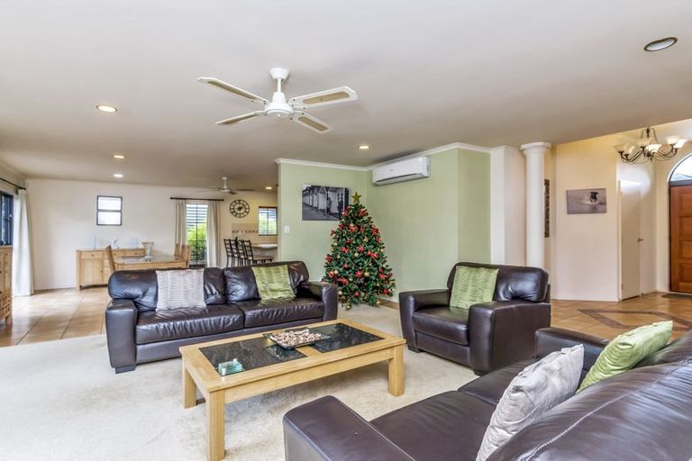 Photo of property in 5 Ruze Vida Drive, Massey, Auckland, 0614