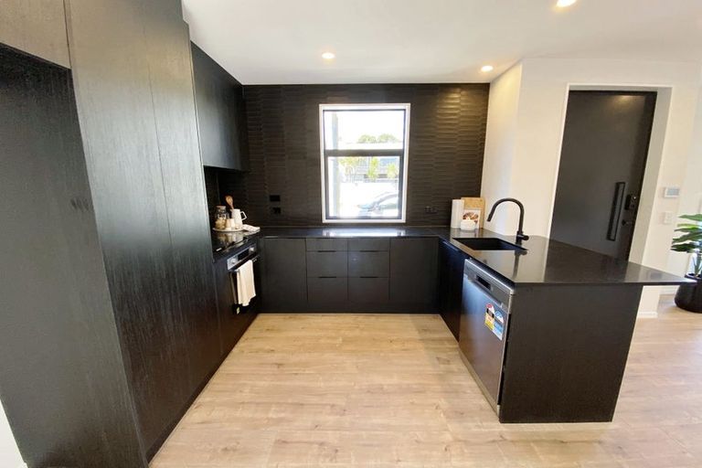 Photo of property in 2/57 Carlton Mill Road, Merivale, Christchurch, 8014