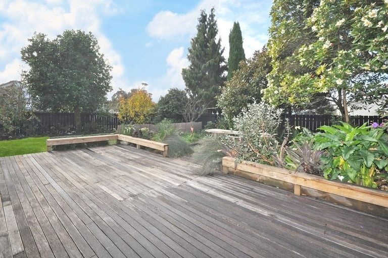 Photo of property in 2 Edwin Freeman Place, Ranui, Auckland, 0612