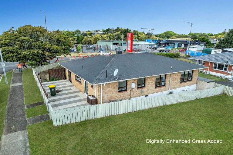 Photo of property in 8 Paerata Road, Pukekohe, 2120