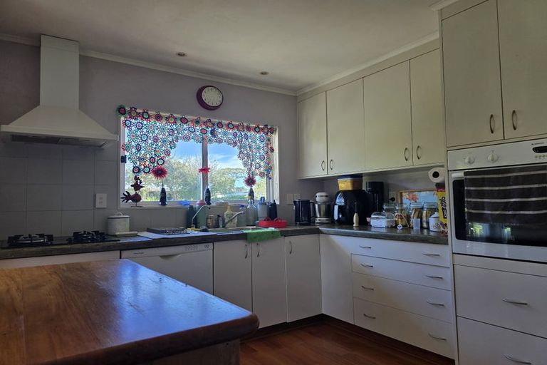 Photo of property in 28 Leeton Drive, Waipukurau, 4200