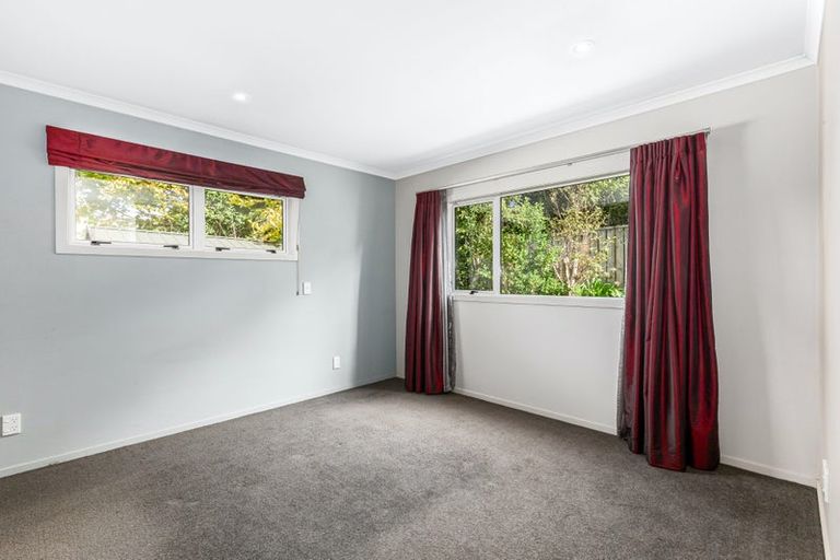 Photo of property in 6 Routeburn Avenue, Aotea, Porirua, 5024
