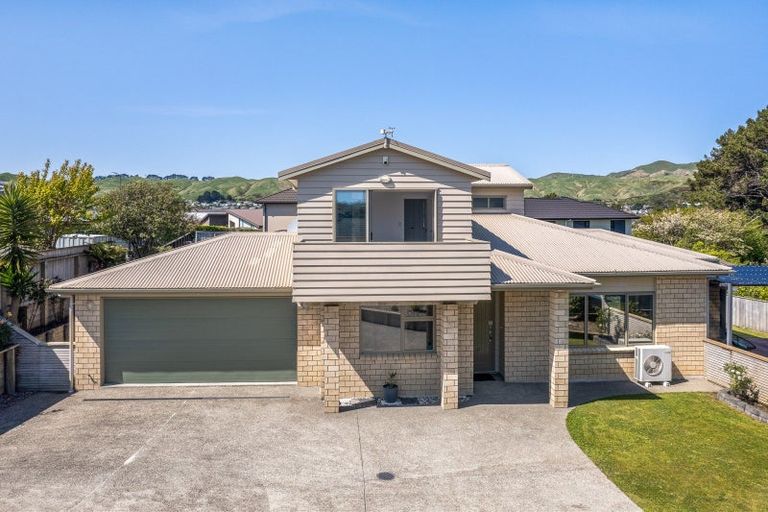 Photo of property in 17 Tasman Close, Aotea, Porirua, 5024