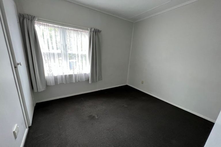 Photo of property in 377a Triangle Road, Henderson, Auckland, 0610