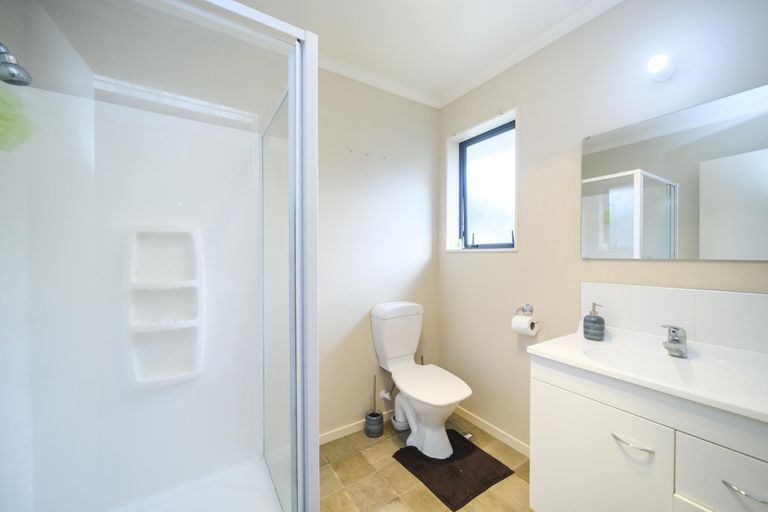 Photo of property in 53 Geneva Terrace, Kelvin Grove, Palmerston North, 4414