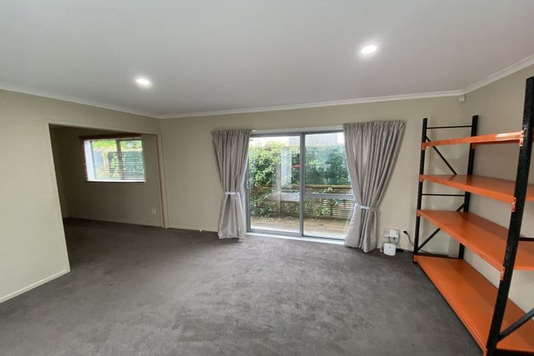 Photo of property in 13 Ballyward Close, East Tamaki, Auckland, 2013