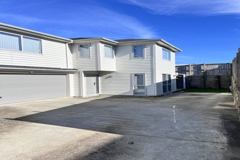 Photo of property in 19a Minaret Drive, Bucklands Beach, Auckland, 2014