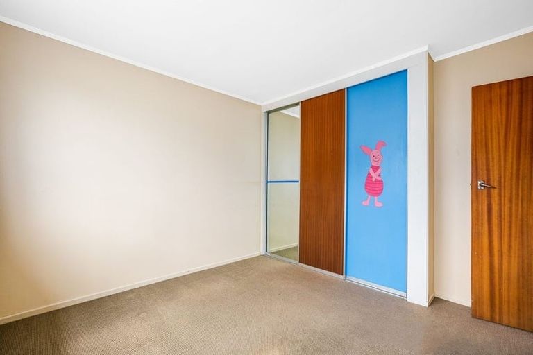 Photo of property in 133a Taylor Terrace, Tawa, Wellington, 5028