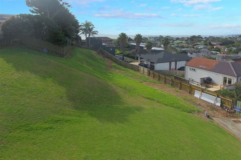 Photo of property in 180b Whangaparaoa Road, Red Beach, 0932