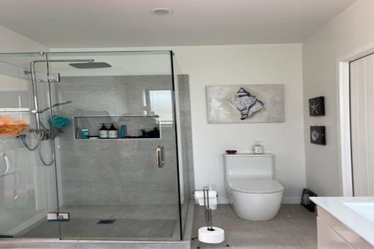 Photo of property in 5 Libertia Lane, Orewa, 0931