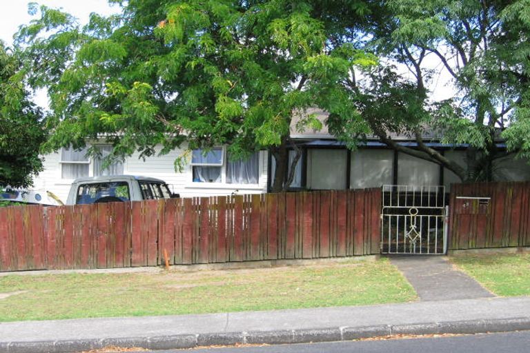 Photo of property in 45 La Rosa Street, Green Bay, Auckland, 0604