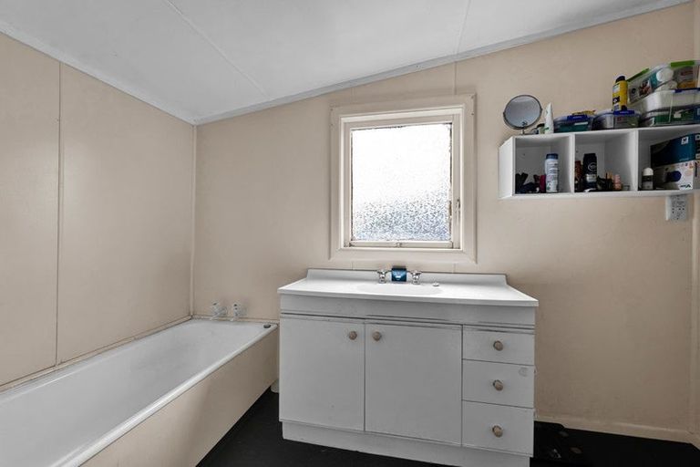 Photo of property in 9 Kaipi Street, Manaia, 4612