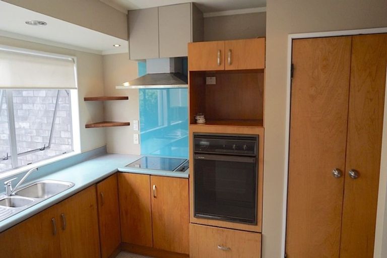 Photo of property in 2/22 Steeple Rise, Pakuranga, Auckland, 2010