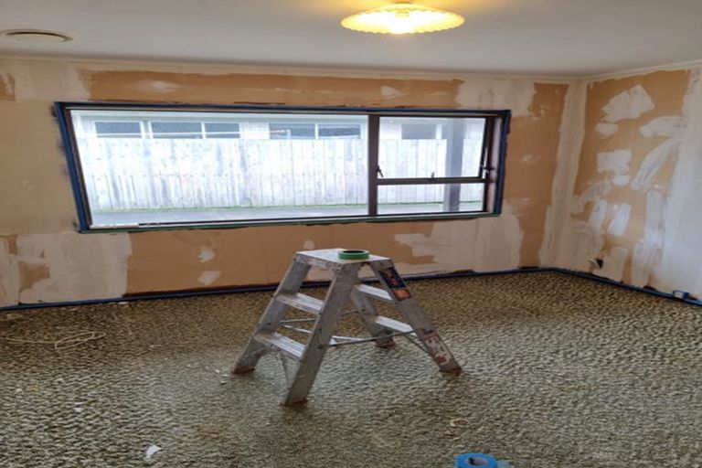 Photo of property in 1/76 Prince Regent Drive, Half Moon Bay, Auckland, 2012