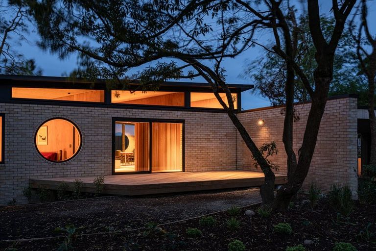 Photo of property in 109b Cliffs Road, Saint Clair, Dunedin, 9012