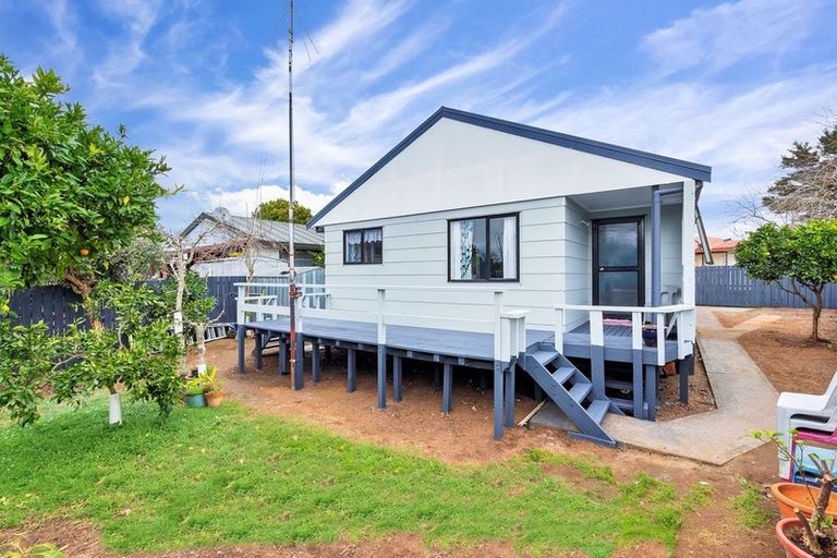 Photo of property in 2/12 Cameron Place, Ranui, Auckland, 0612