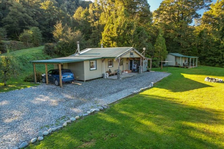 Photo of property in 389 Matiri Valley Road, Matiri, Murchison, 7077