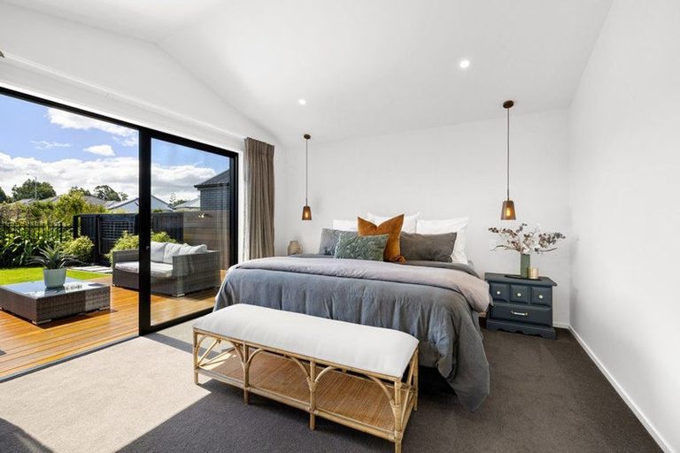 Photo of property in 8 Kirkland Crescent, Harewood, Christchurch, 8051