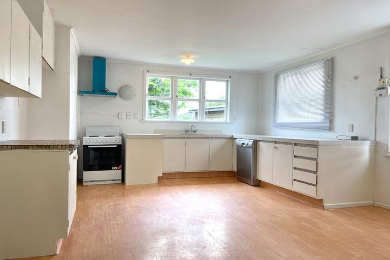 Photo of property in 2 Nield Road, Manurewa, Auckland, 2102