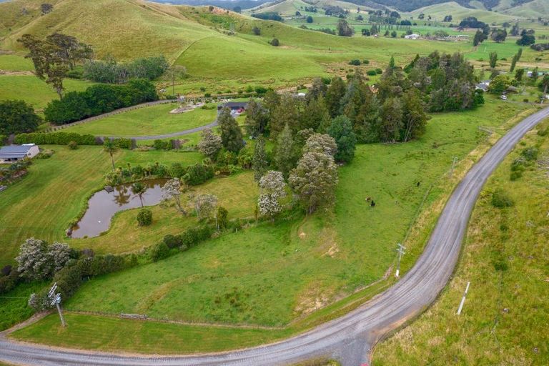 Photo of property in 150 Dimmock Road, Waitakaruru, Ngatea, 2471