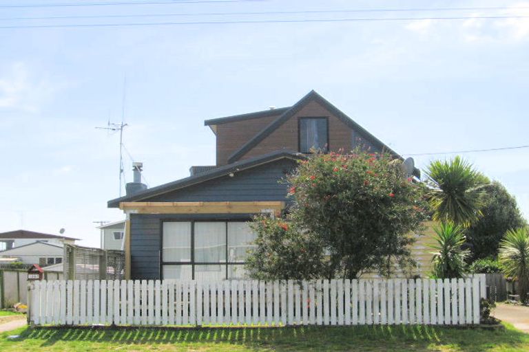 Photo of property in 1267 Papamoa Beach Road, Papamoa Beach, Papamoa, 3118