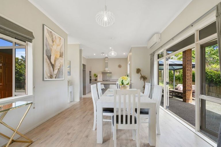 Photo of property in 8 Neaptide Close, Red Beach, 0932